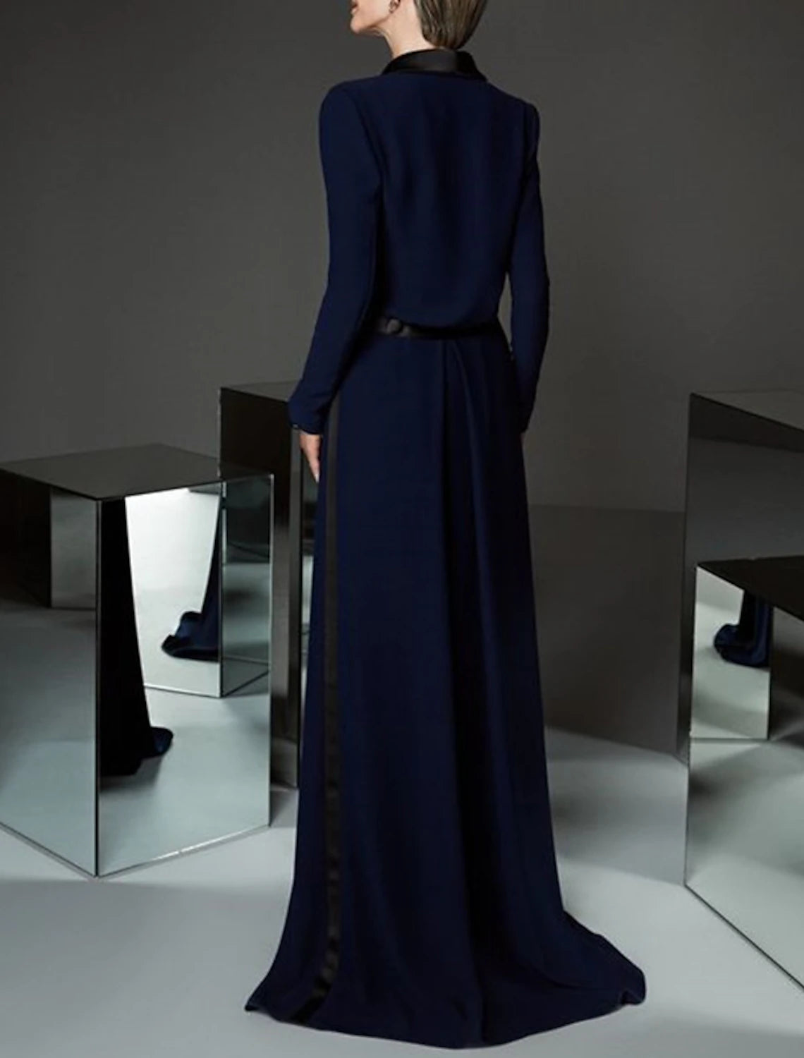 Vestido de Madre de la Novia de Corte A para Invitadas de Boda, Elegante Escote en V, Cola Larga, Tejido Elástico, Manga Larga con Abertura Delantera, Color Sólido